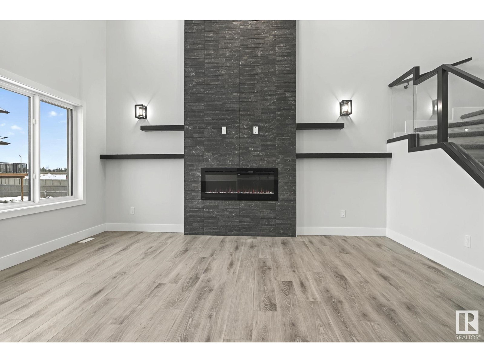 Property at #5909 19 ST NE image 5