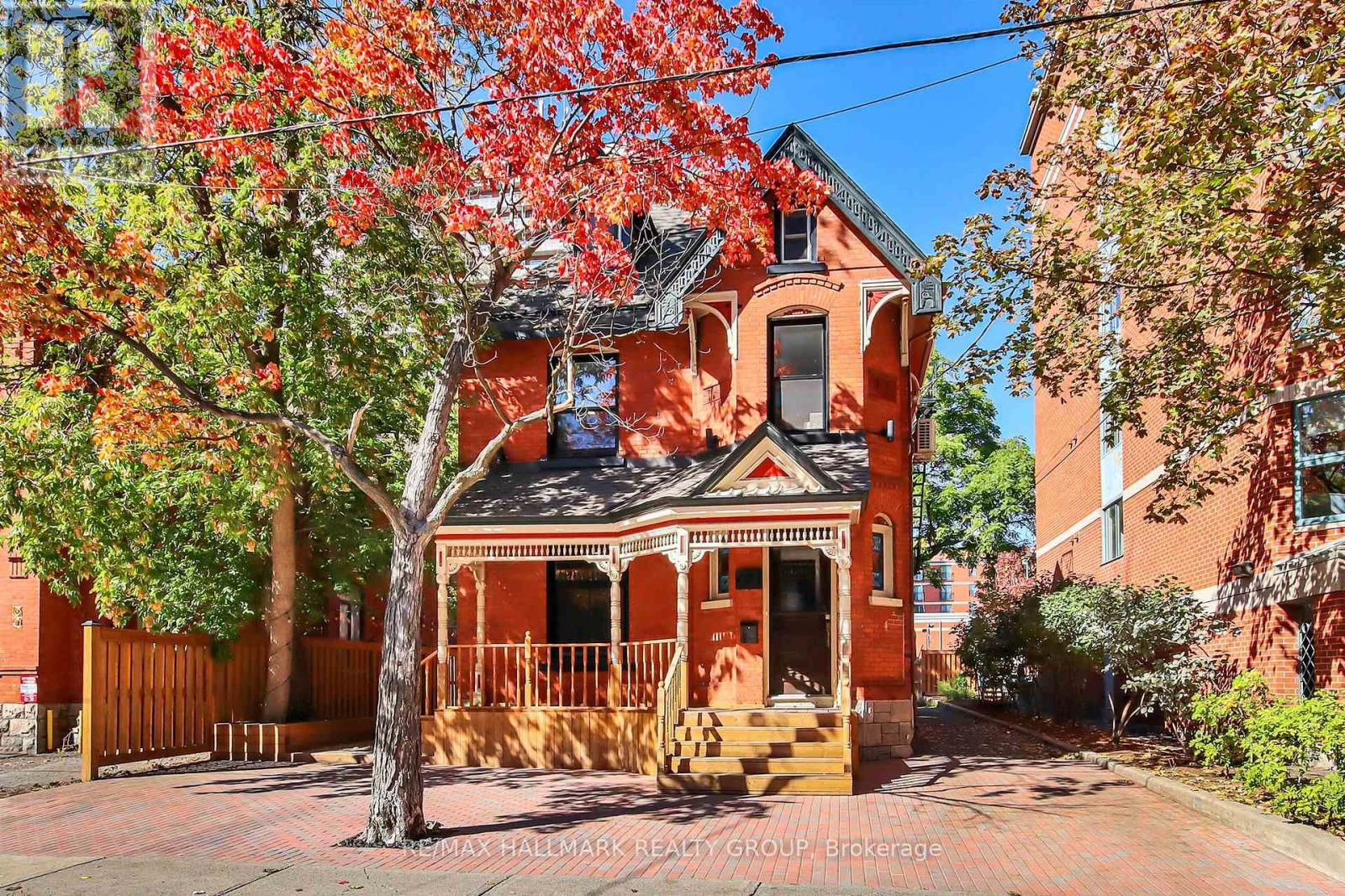 421 Gilmour Street, Ottawa, Ontario  K2P 0R5 - Photo 2 - X11986538