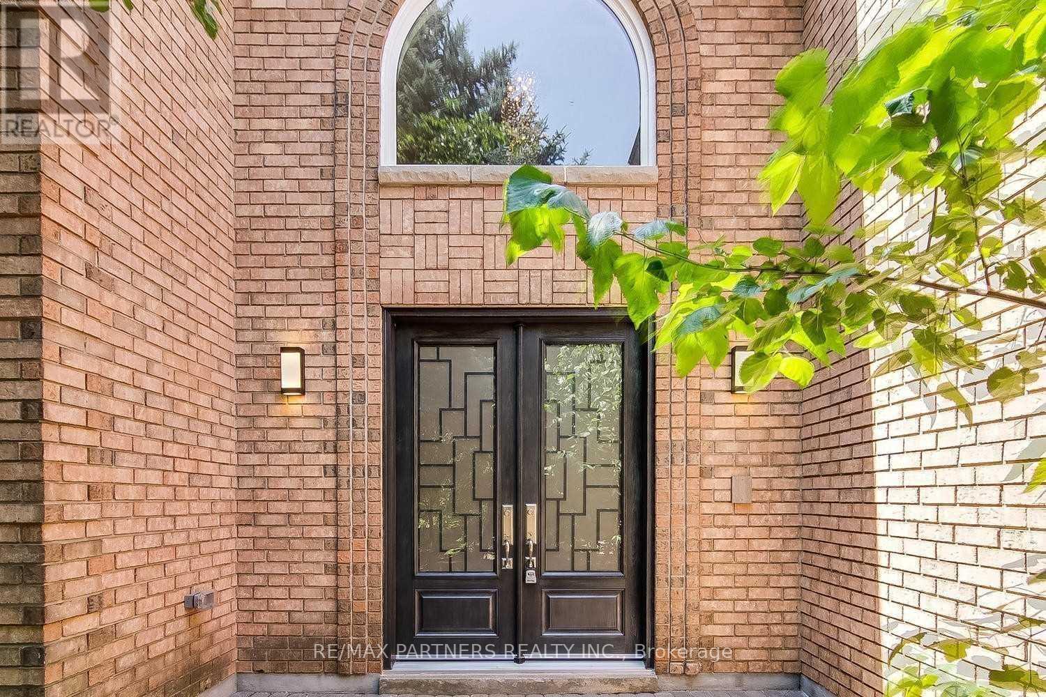 Property at 6 FERNWOOD COURT image 3