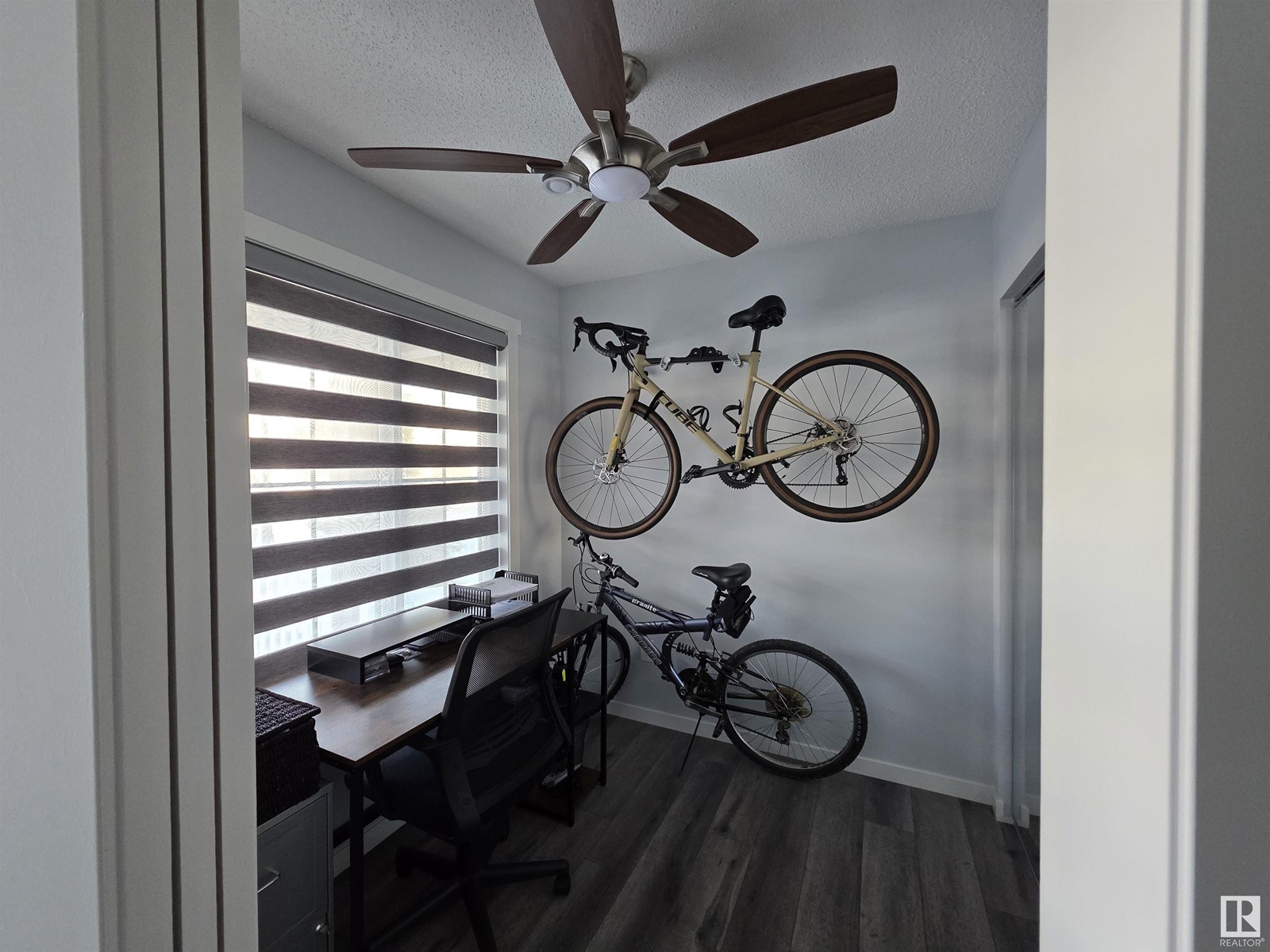 Property at 19649 28 AV NW image 3