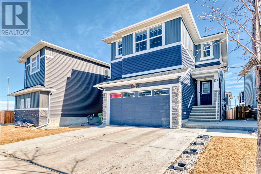 Property at 127 Red Sky Gardens NE image 2