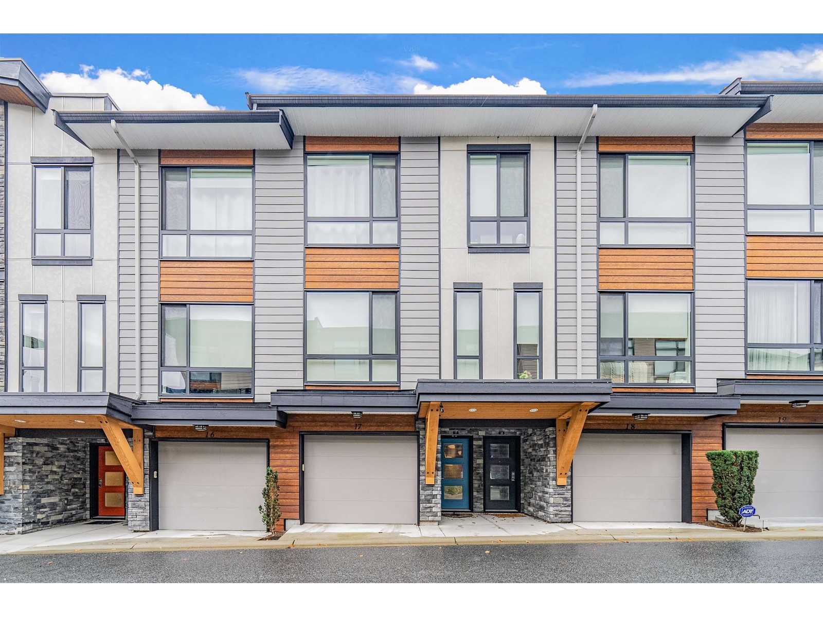 Property at 17 16488 64 AVENUE image 1