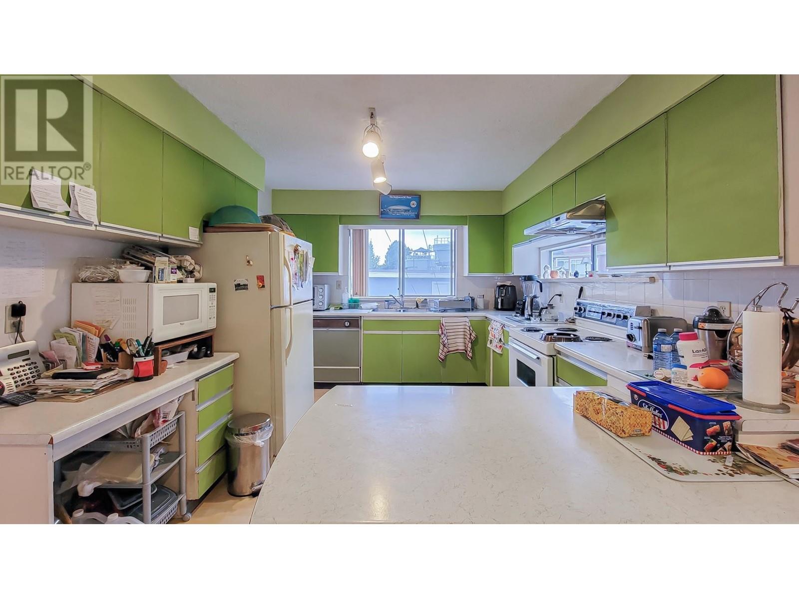 2155 Burquitlam Drive, Vancouver, British Columbia  V5P 2P2 - Photo 24 - R2969947