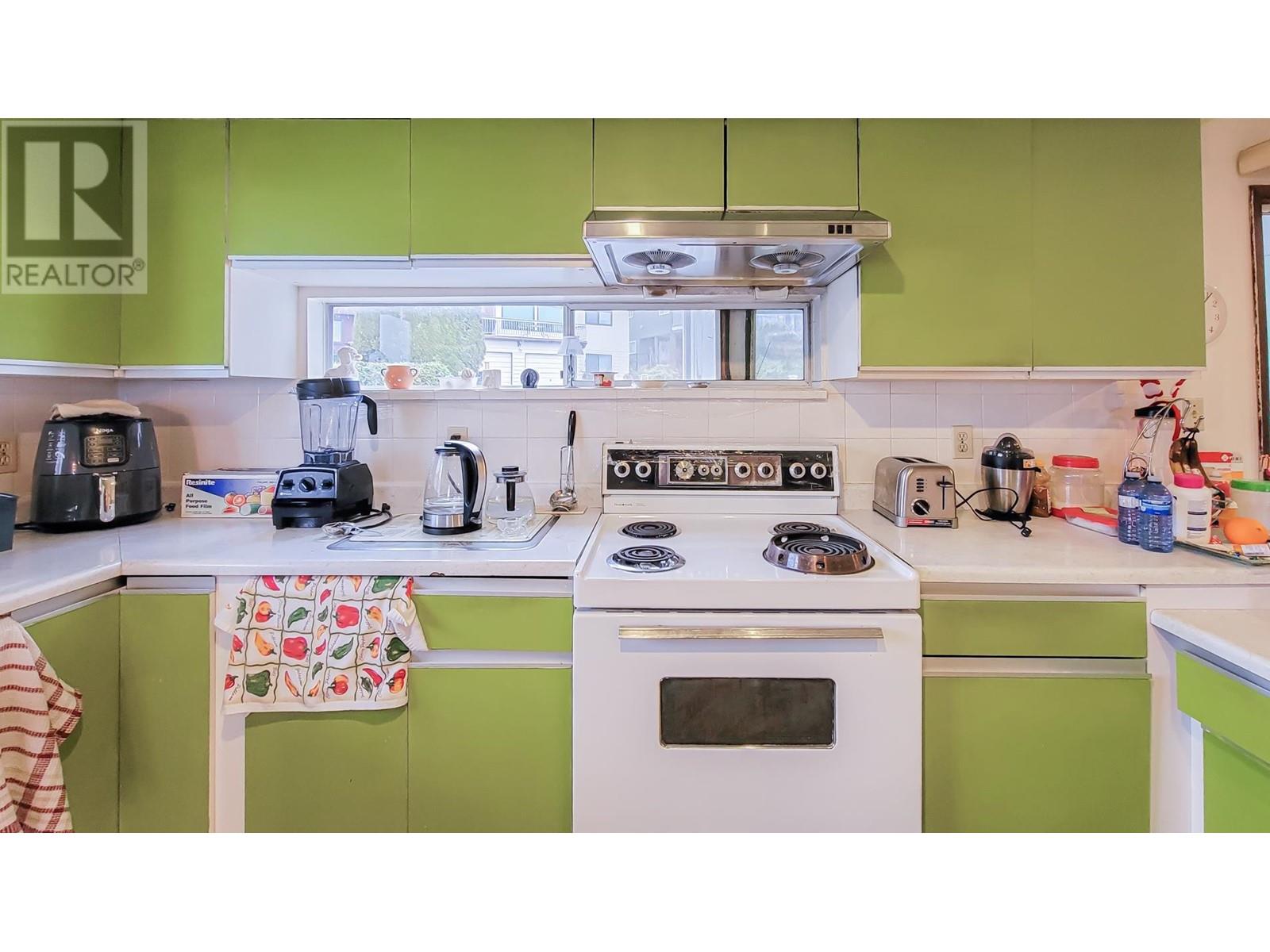 2155 Burquitlam Drive, Vancouver, British Columbia  V5P 2P2 - Photo 25 - R2969947