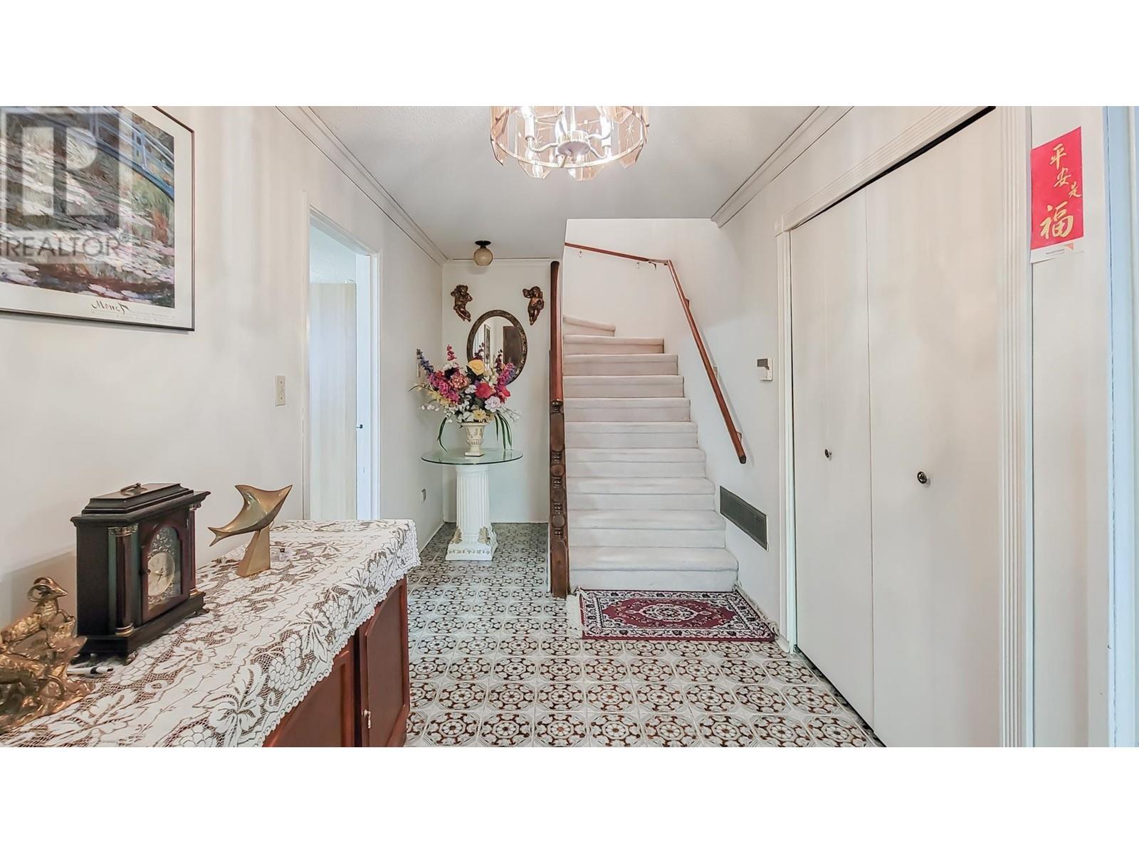 2155 Burquitlam Drive, Vancouver, British Columbia  V5P 2P2 - Photo 6 - R2969947