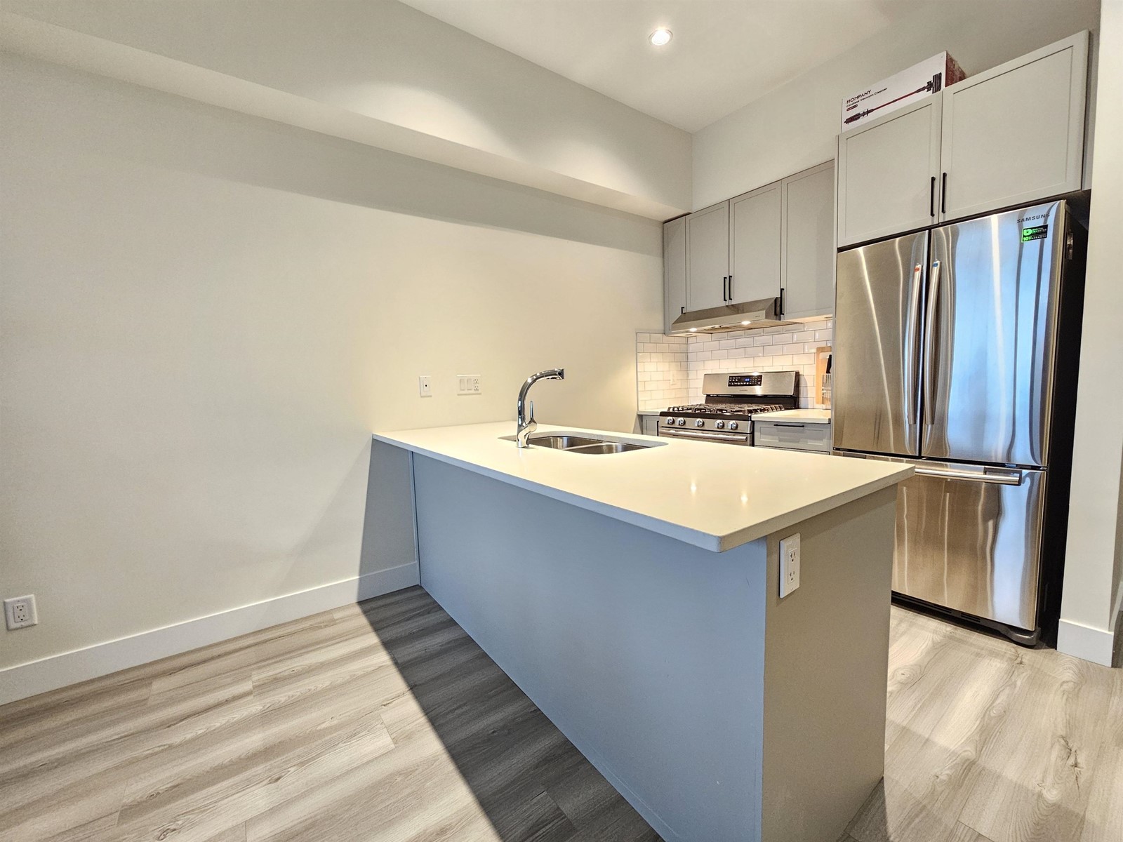 305 8488 160 Street, Surrey, British Columbia  V4N 0V7 - Photo 5 - R2969960