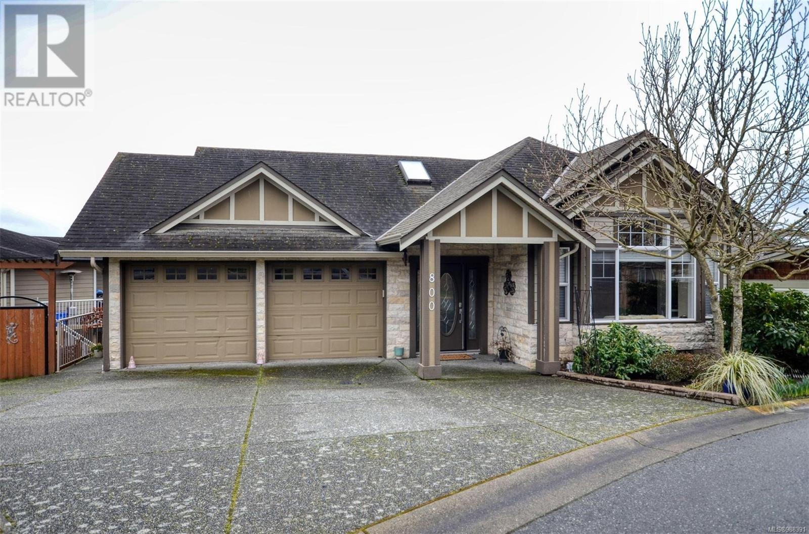 Property at 800 Rainbow Cres image 1