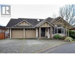 800 Rainbow Cres High Quadra