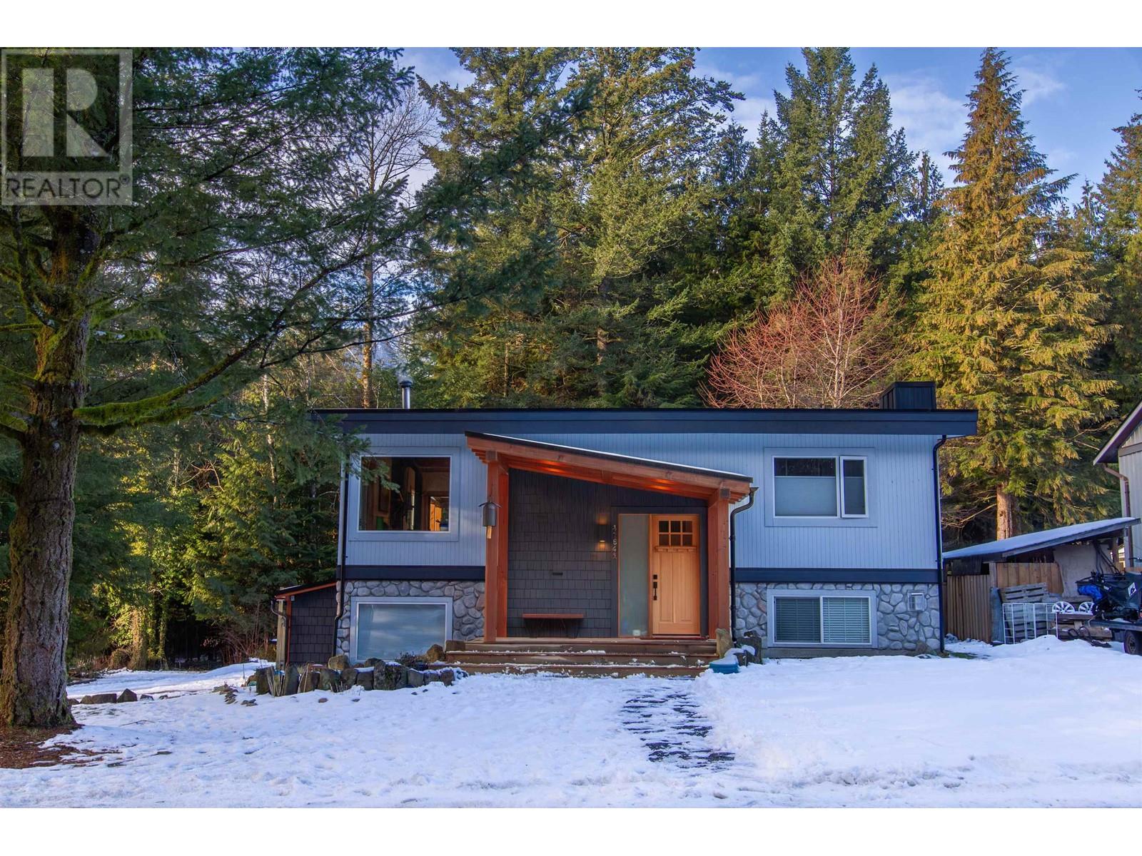 41941 ROSS ROAD, Squamish, British Columbia