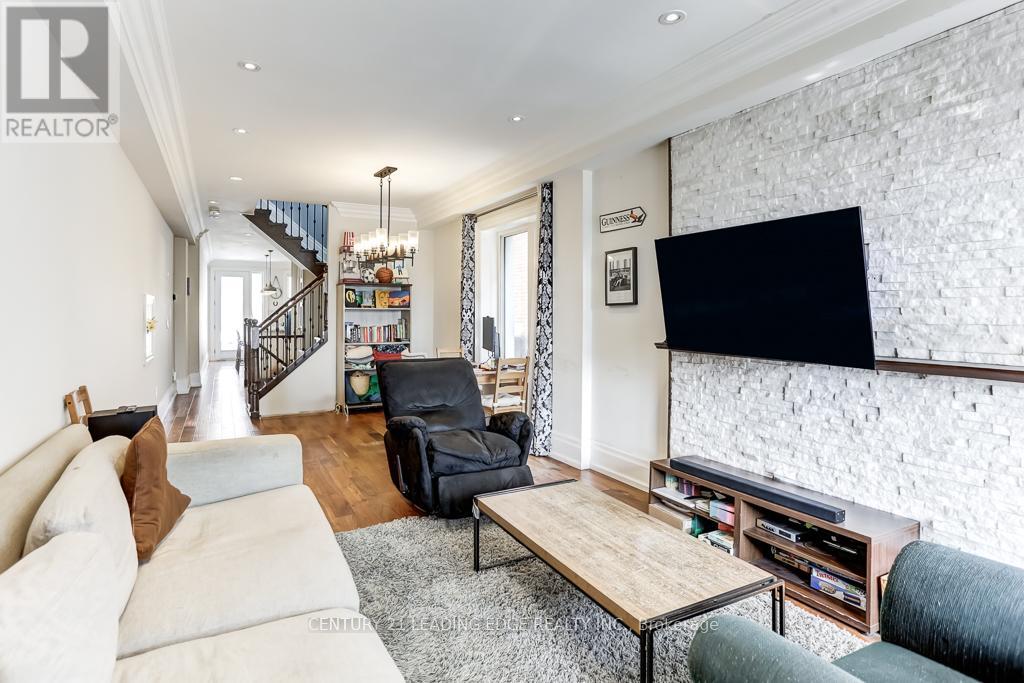 Property at 140 GOWAN AVENUE image 3