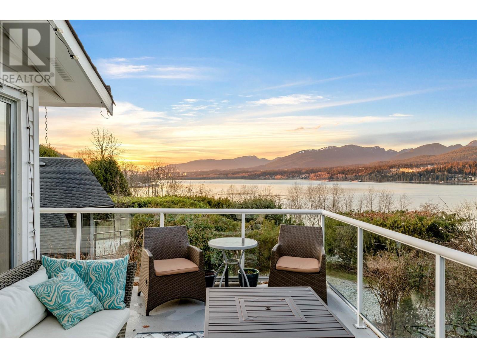 Property at 452 NORTHCLIFFE CRESCENT image 1