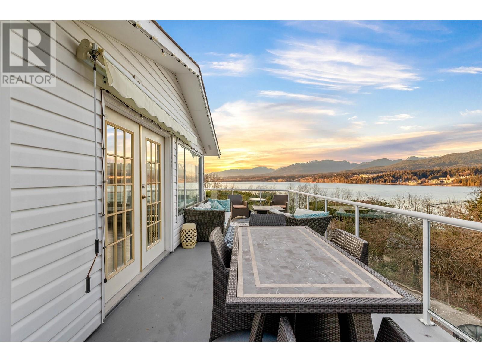 452 Northcliffe Crescent, Burnaby, British Columbia  V5A 1A1 - Photo 36 - R2969627