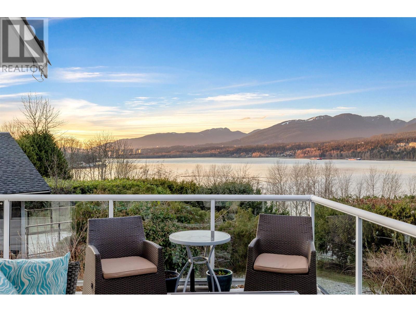 452 Northcliffe Crescent, Burnaby, British Columbia  V5A 1A1 - Photo 37 - R2969627