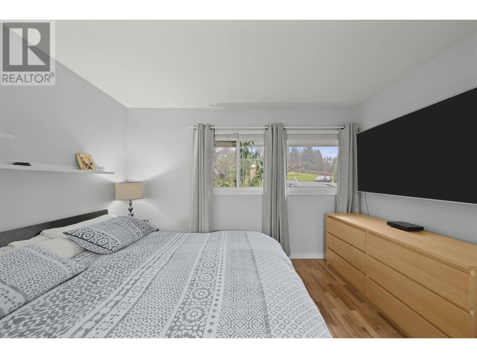 452 Northcliffe Crescent, Burnaby, British Columbia  V5A 1A1 - Photo 22 - R2969627