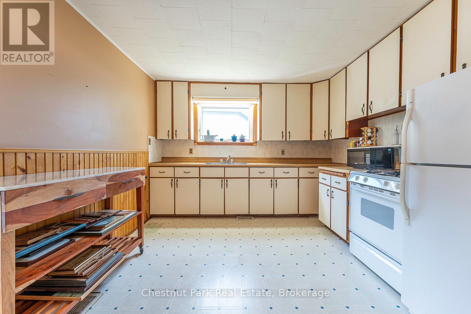 1570 9th Avenue E, Owen Sound, Ontario  N4K 3G3 - Photo 8 - X11937903