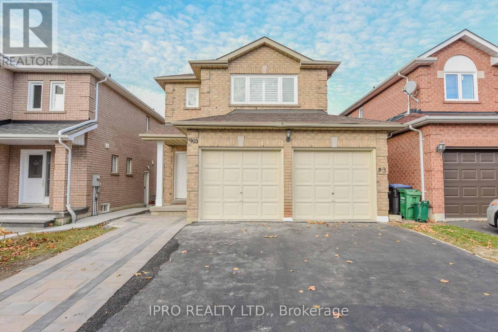 903 BLYLEVEN BOULEVARD, Mississauga, Ontario