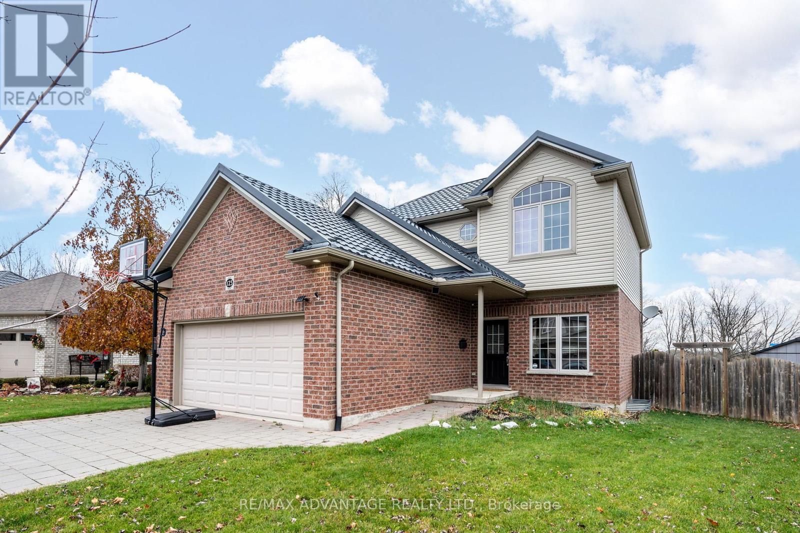 Property at 125 DEBORAH DRIVE image 3