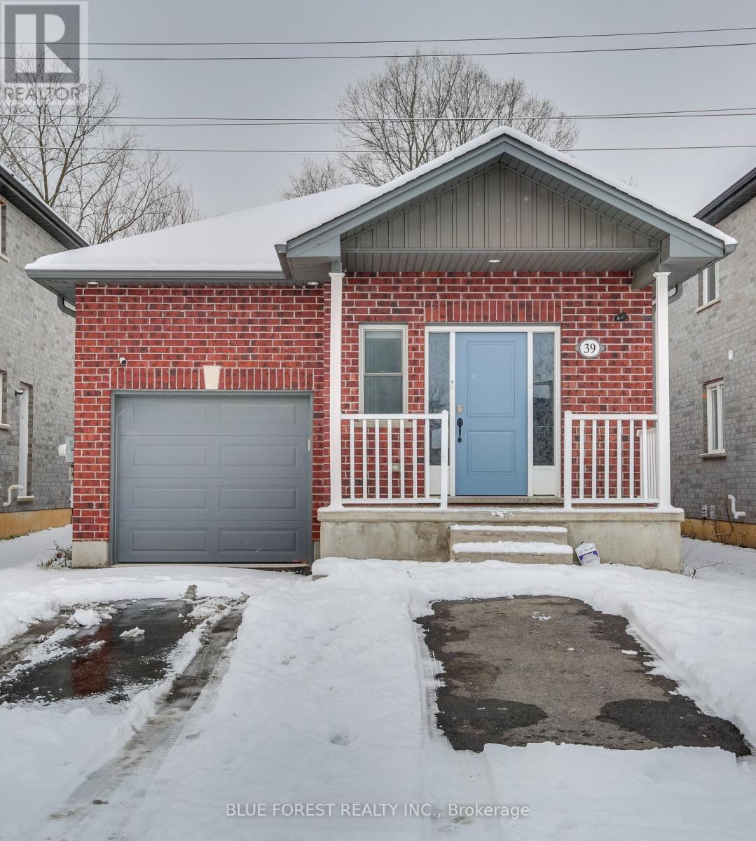 39 Yvonne Crescent