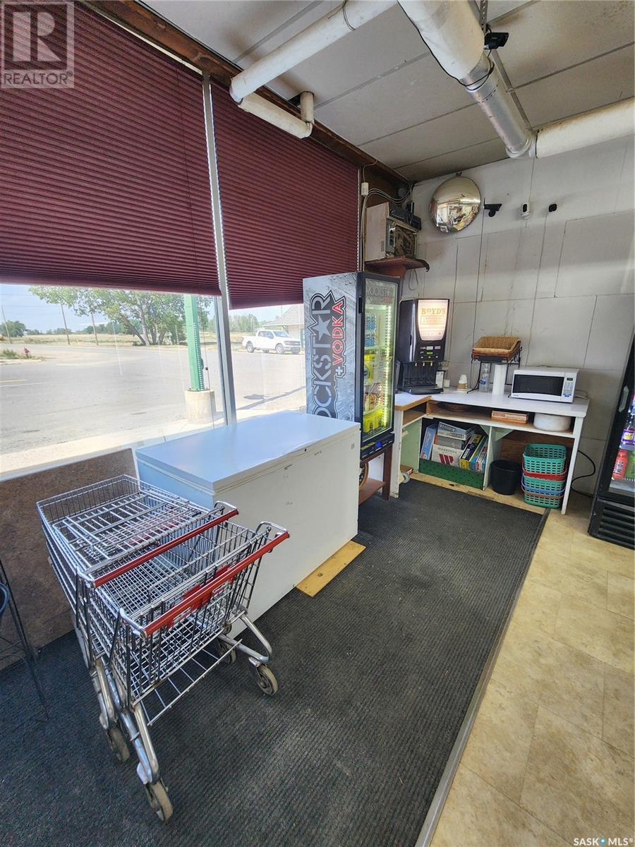 103 Main Street, Radville, Saskatchewan  S0C 2G0 - Photo 9 - SK981143