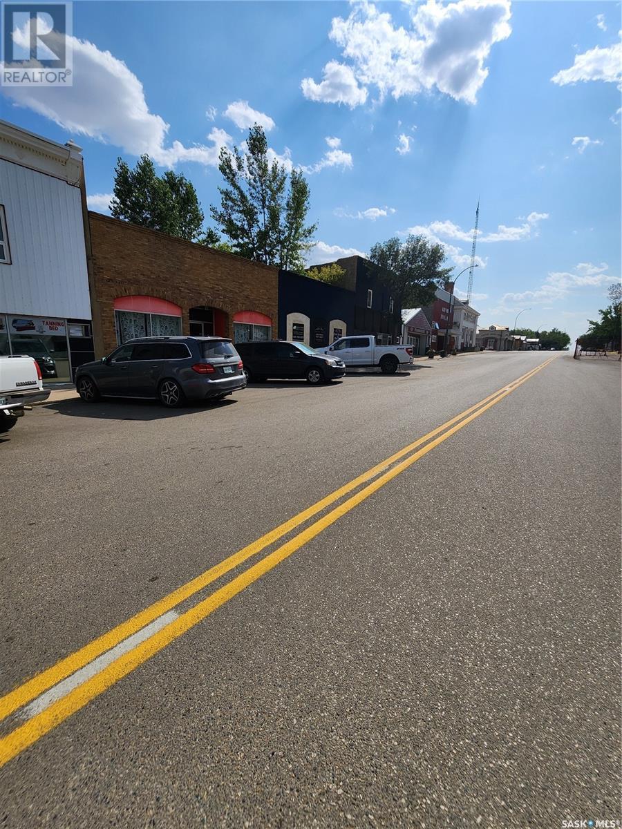 103 Main Street, Radville, Saskatchewan  S0C 2G0 - Photo 4 - SK981143