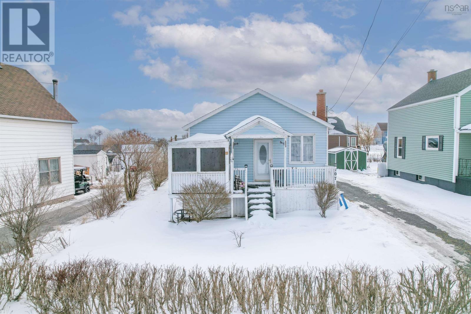 107 Ocean Avenue, Glace Bay, Nova Scotia  B1A 3V5 - Photo 2 - 202503513