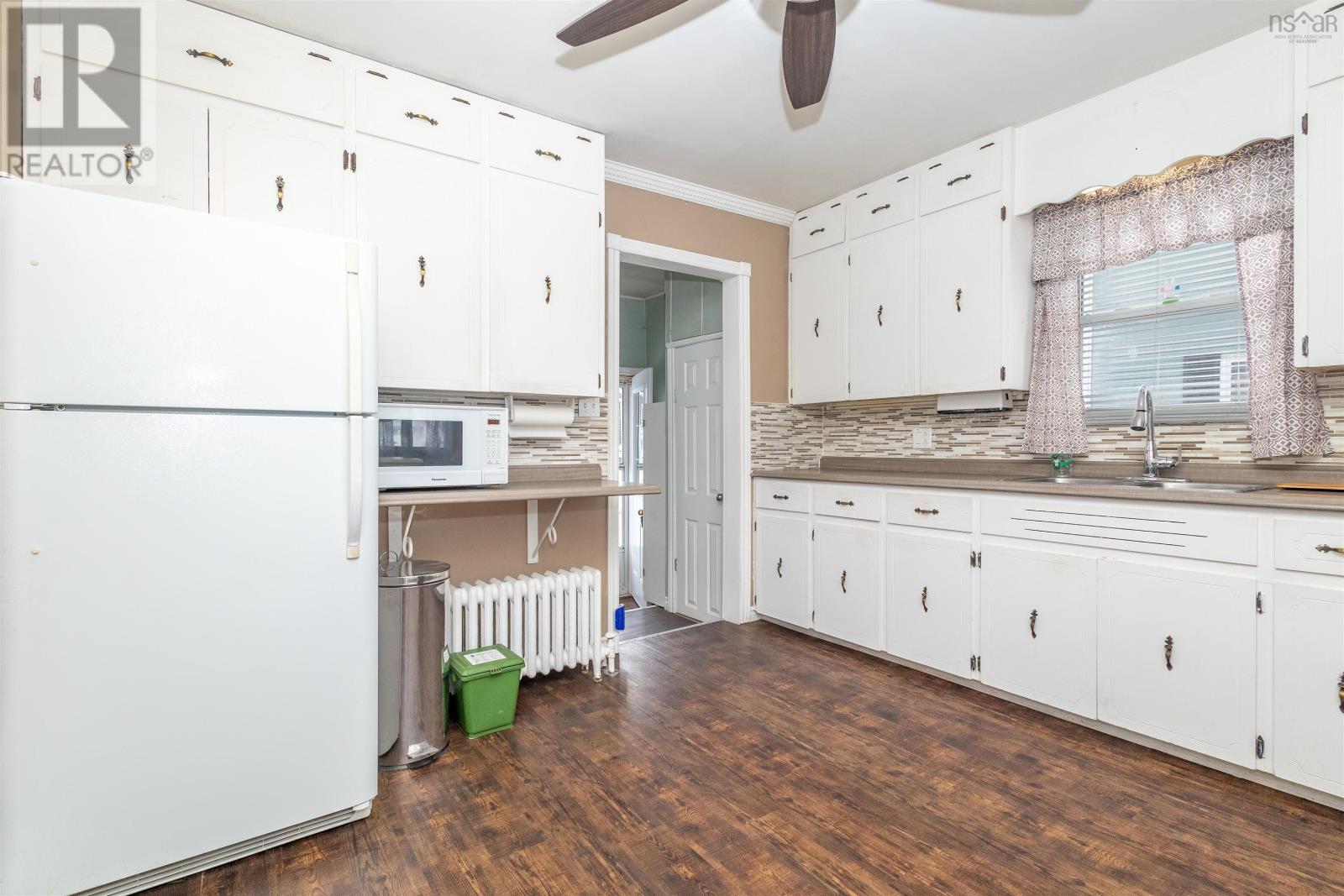 107 Ocean Avenue, Glace Bay, Nova Scotia  B1A 3V5 - Photo 9 - 202503513