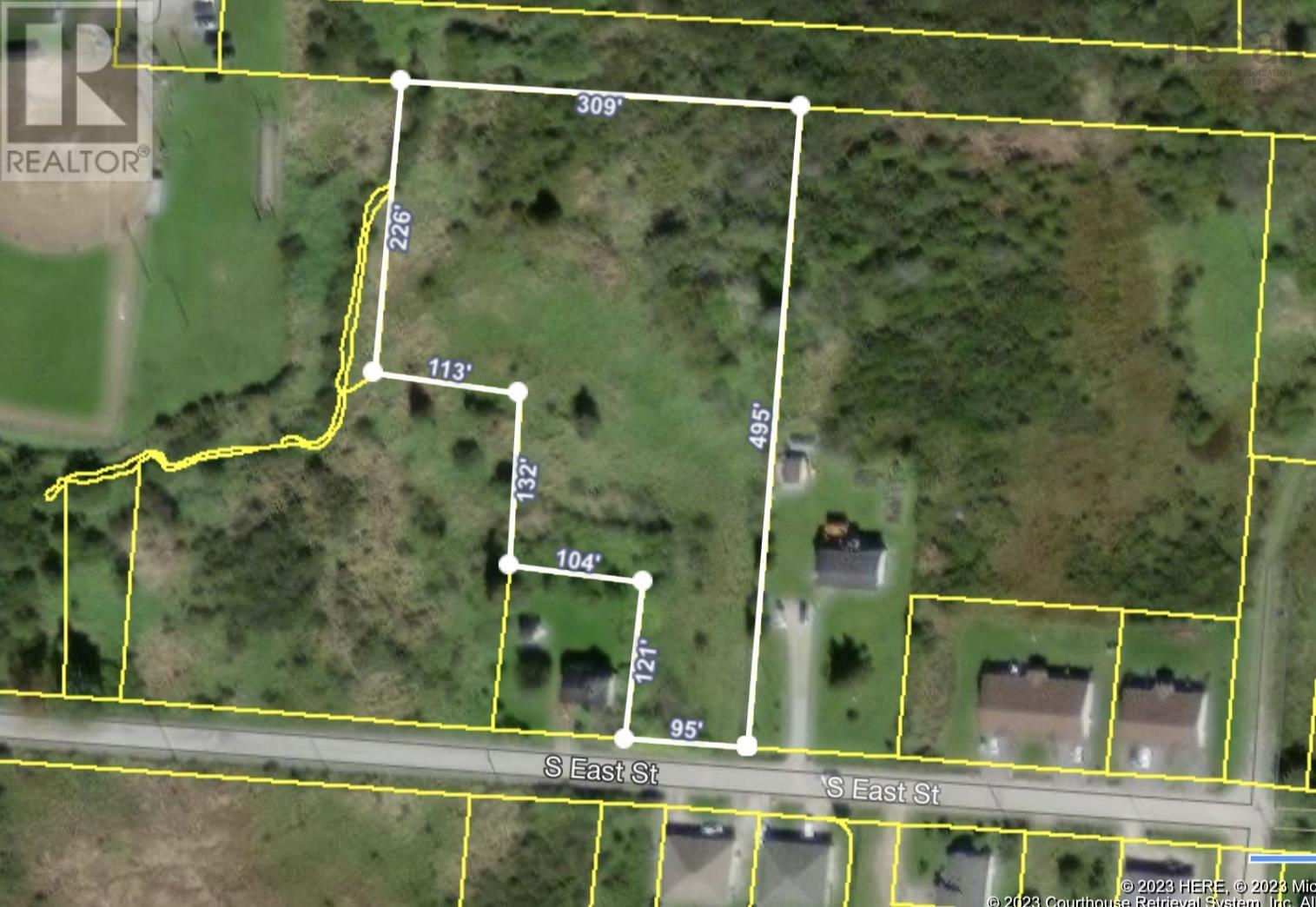 South East Street, Yarmouth, Nova Scotia  B5A 3R1 - Photo 4 - 202115028