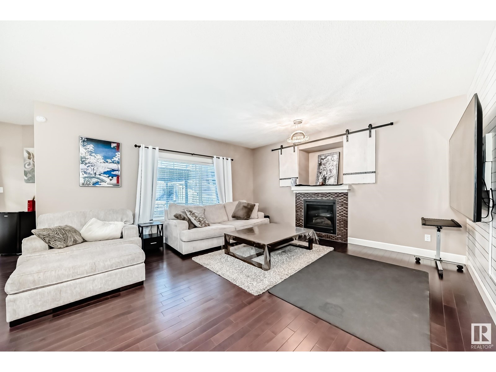 Property at 7821 170A AV NW image 5