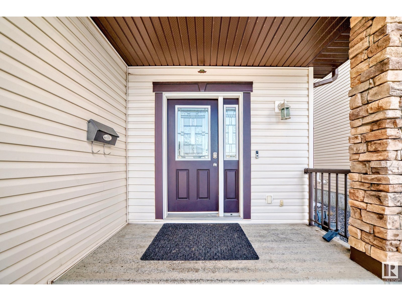 Property at 7821 170A AV NW image 3