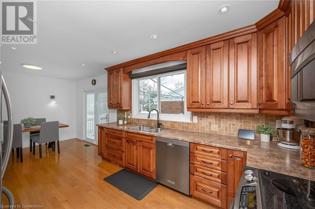 650 Jennifer Crescent, Burlington, Ontario  L7N 3B3 - Photo 23 - 40699106