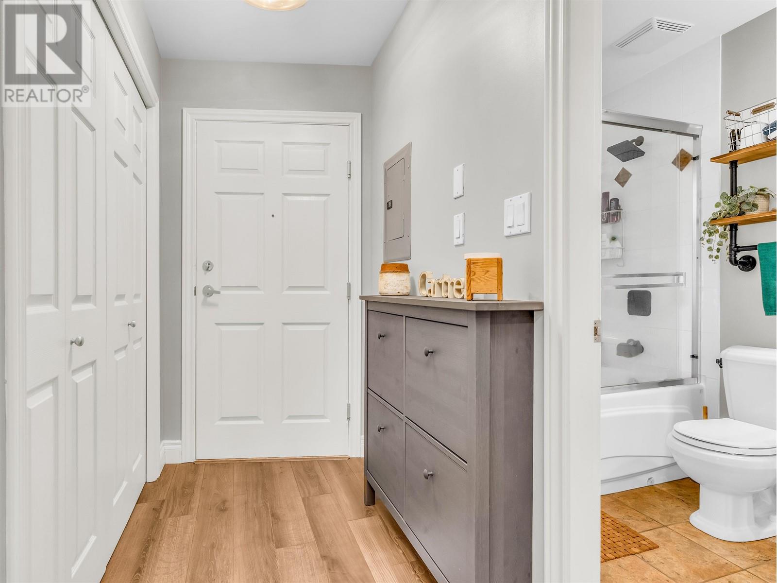 303 128 W 21 Street, North Vancouver, British Columbia  V7M 1Y9 - Photo 10 - R2970275