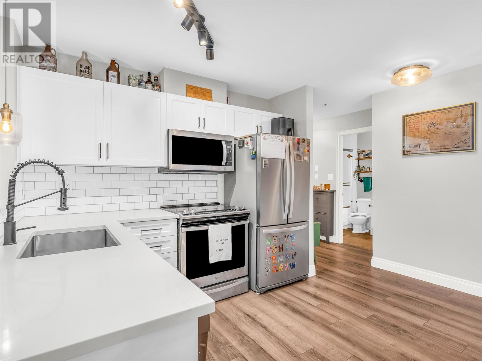 303 128 W 21 Street, North Vancouver, British Columbia  V7M 1Y9 - Photo 11 - R2970275