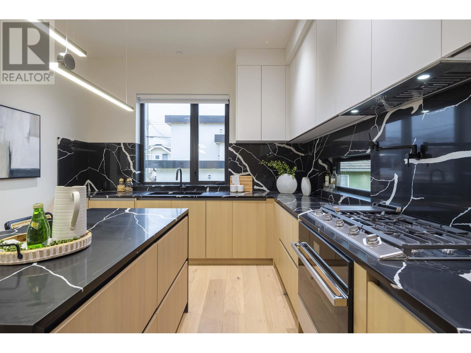 2111 E 46th Avenue, Vancouver, British Columbia  V5P 1P3 - Photo 10 - R2970242