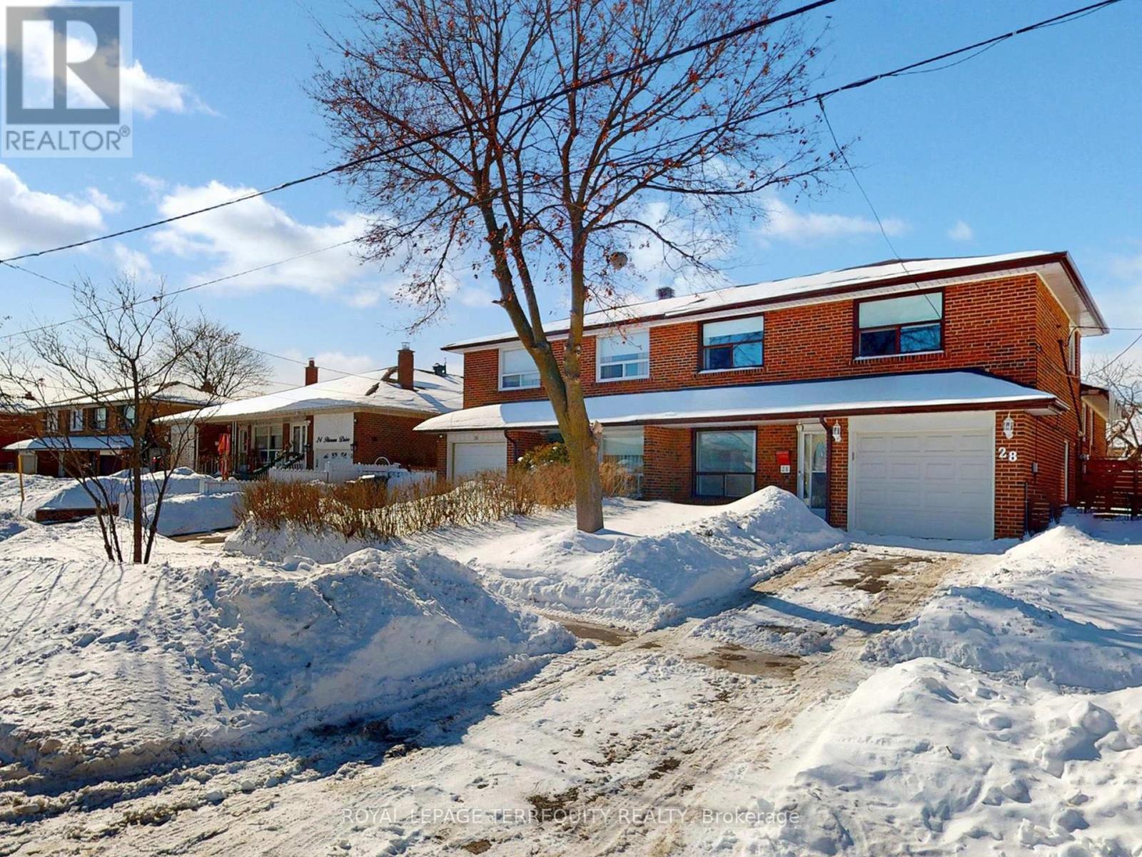 28 Peterson Drive, Toronto (Humbermede), Ontario  M9M 1X1 - Photo 1 - W11987032