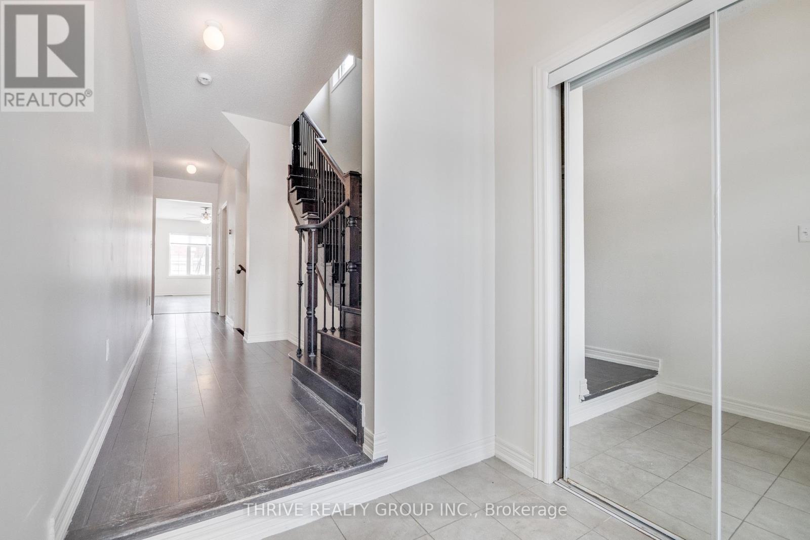 Property at 5504 MEADOWCREST AVENUE image 3