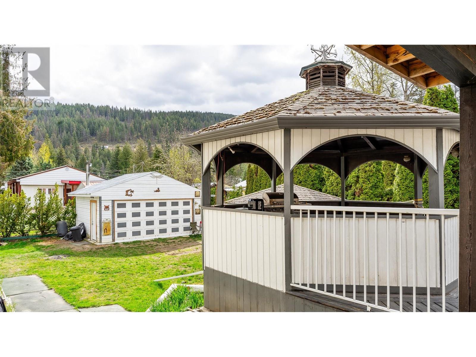 401 Gillis Avenue, Sicamous, British Columbia  V0E 2V1 - Photo 11 - 10336409