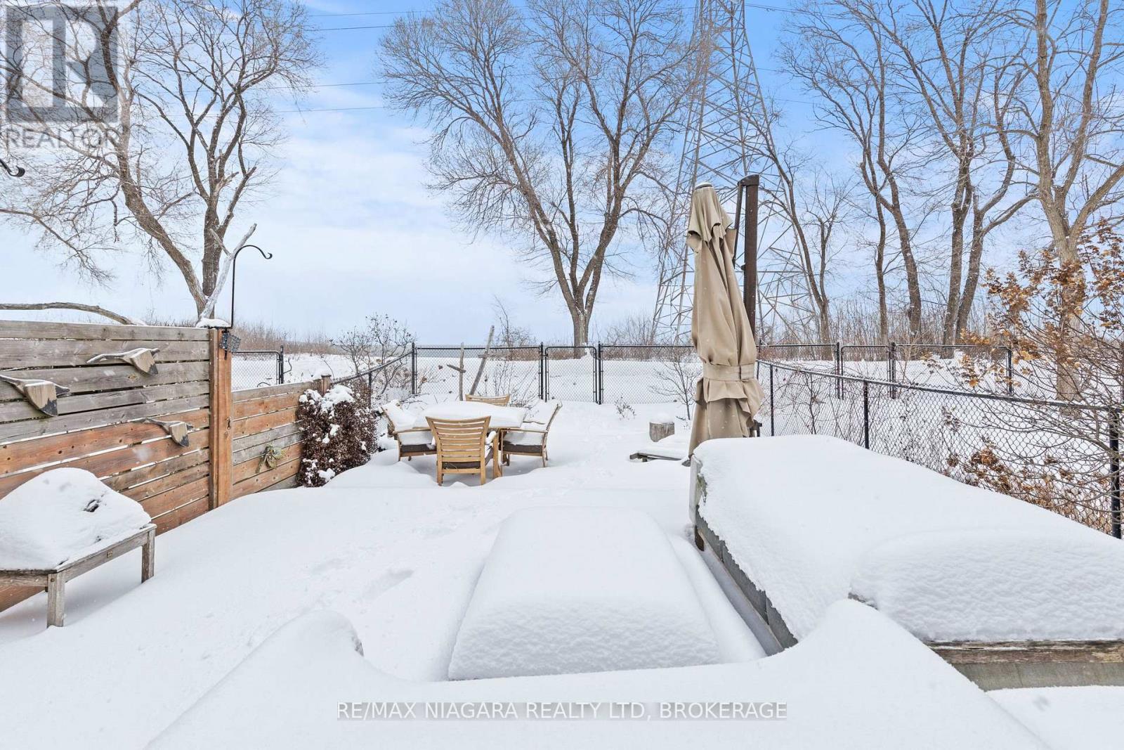 Property at 1069 BEACH BOULEVARD image 3