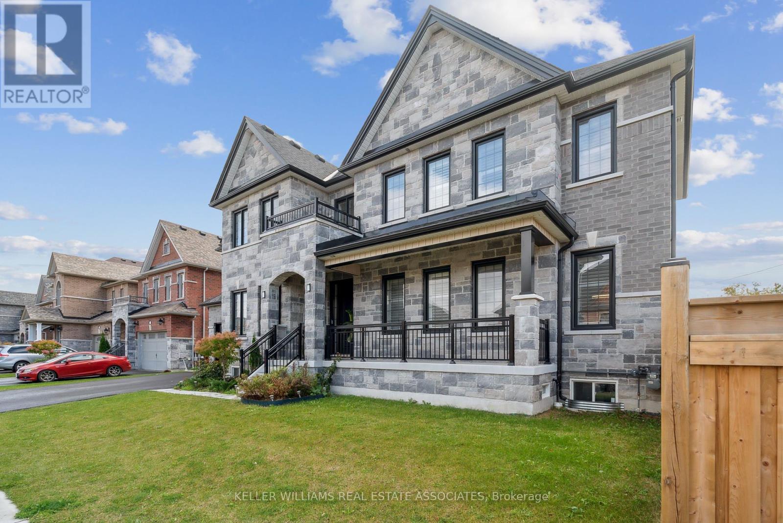 Property at 77 WALKER BOULEVARD image 2