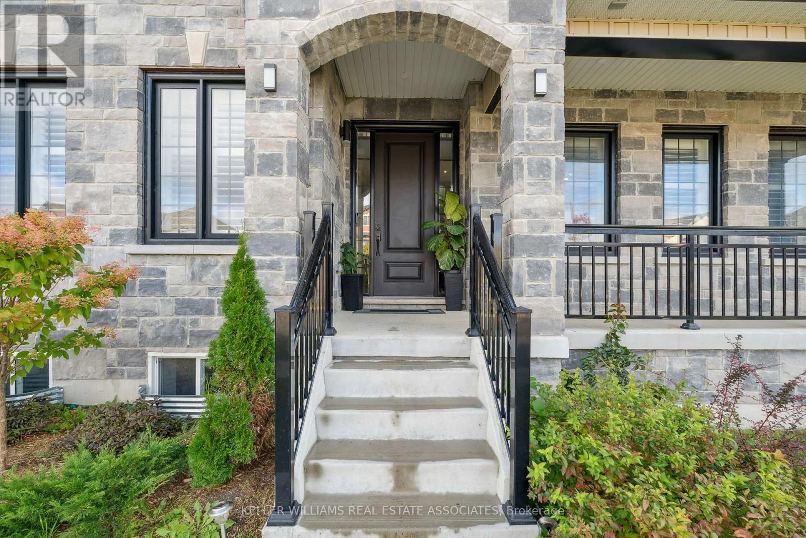 Property at 77 WALKER BOULEVARD image 4