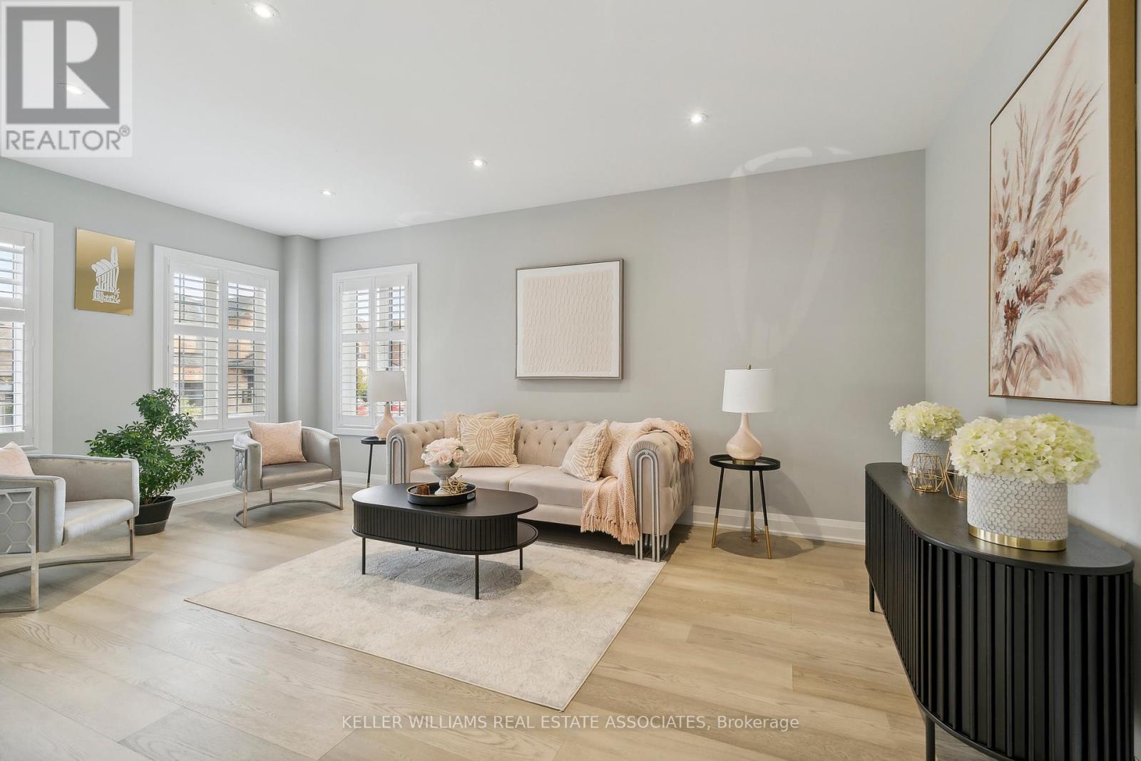 Property at 77 WALKER BOULEVARD image 5