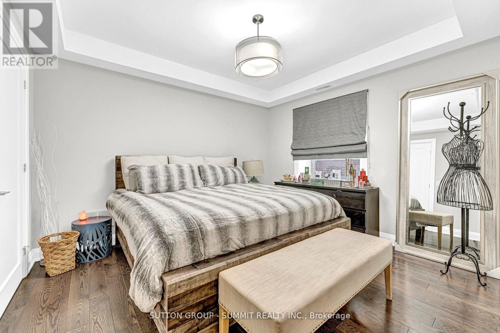 31 Oakwood Avenue N, Mississauga, Ontario  L5G 3L9 - Photo 25 - W11987149