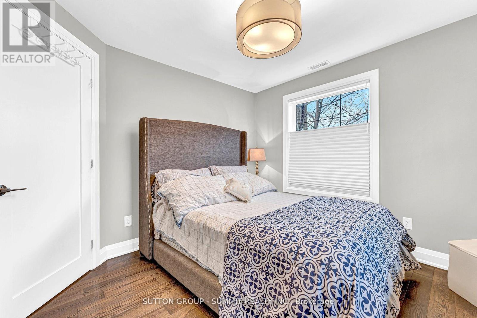 31 Oakwood Avenue N, Mississauga, Ontario  L5G 3L9 - Photo 27 - W11987149