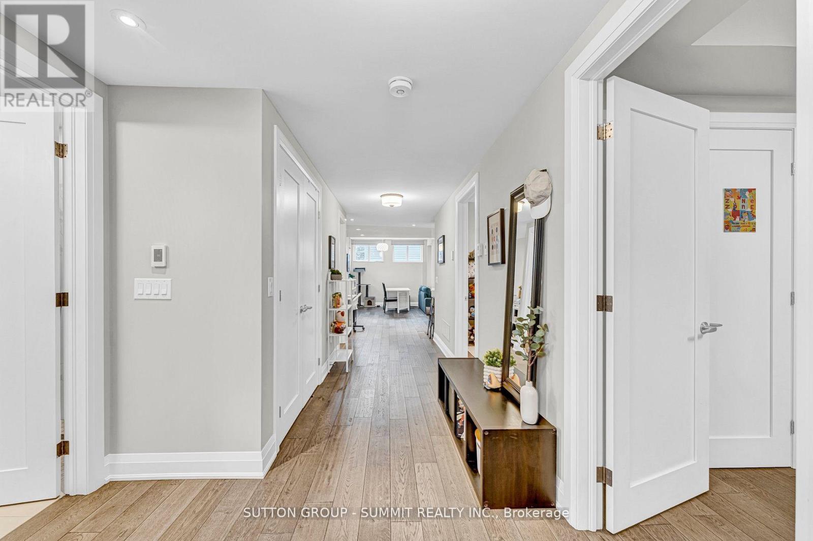 31 Oakwood Avenue N, Mississauga, Ontario  L5G 3L9 - Photo 30 - W11987149