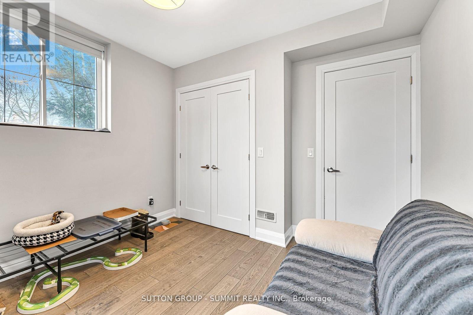31 Oakwood Avenue N, Mississauga, Ontario  L5G 3L9 - Photo 34 - W11987149