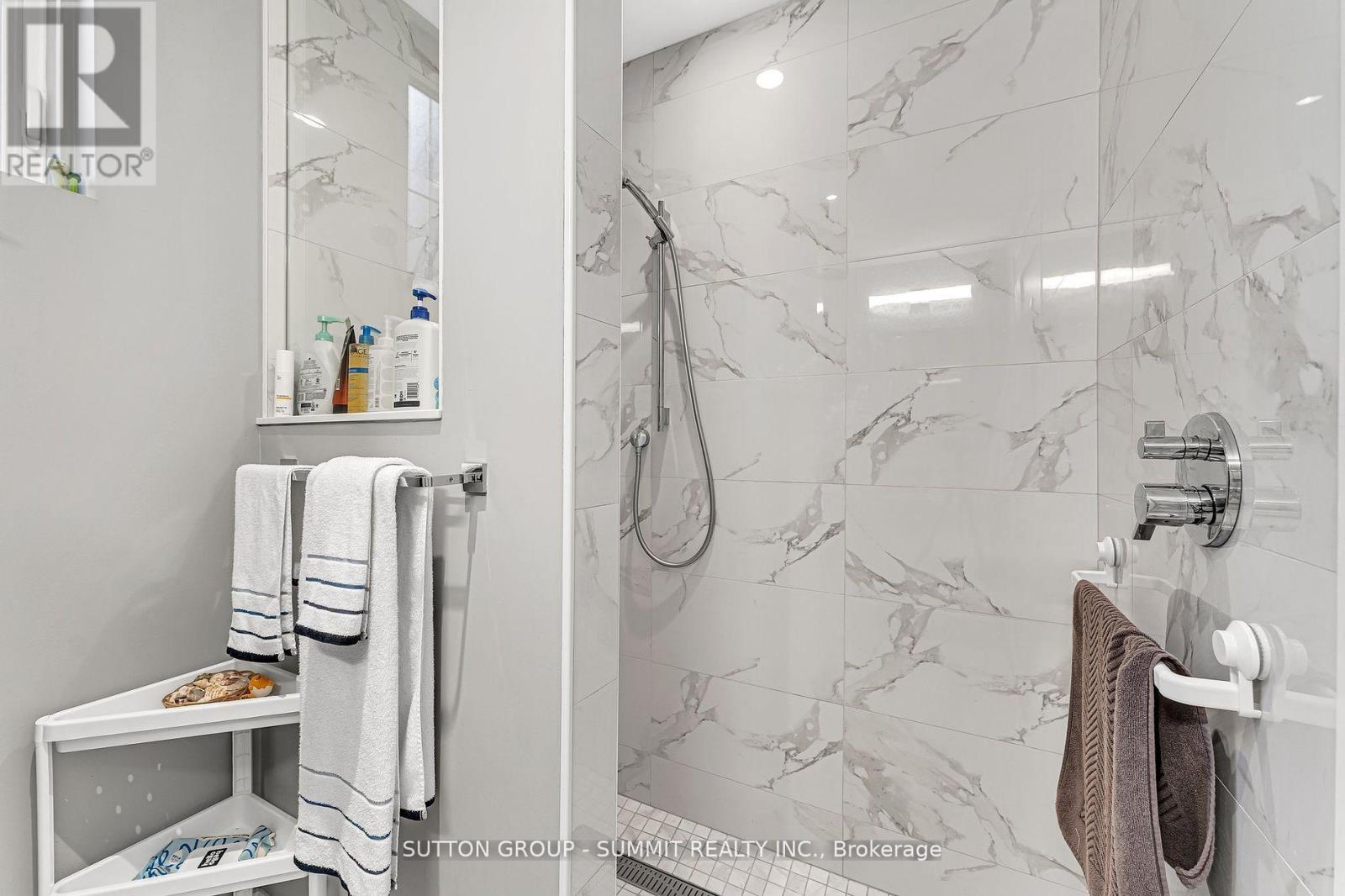 31 Oakwood Avenue N, Mississauga, Ontario  L5G 3L9 - Photo 36 - W11987149