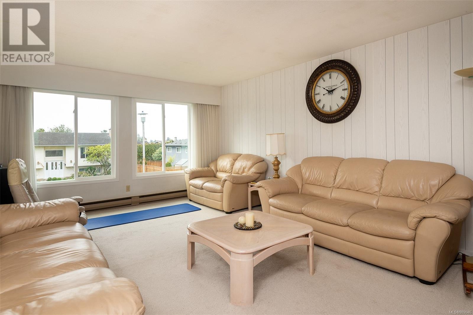 Property at 1744 Triest Cres image 4