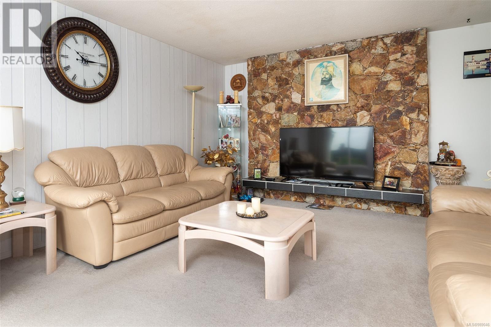 Property at 1744 Triest Cres image 5