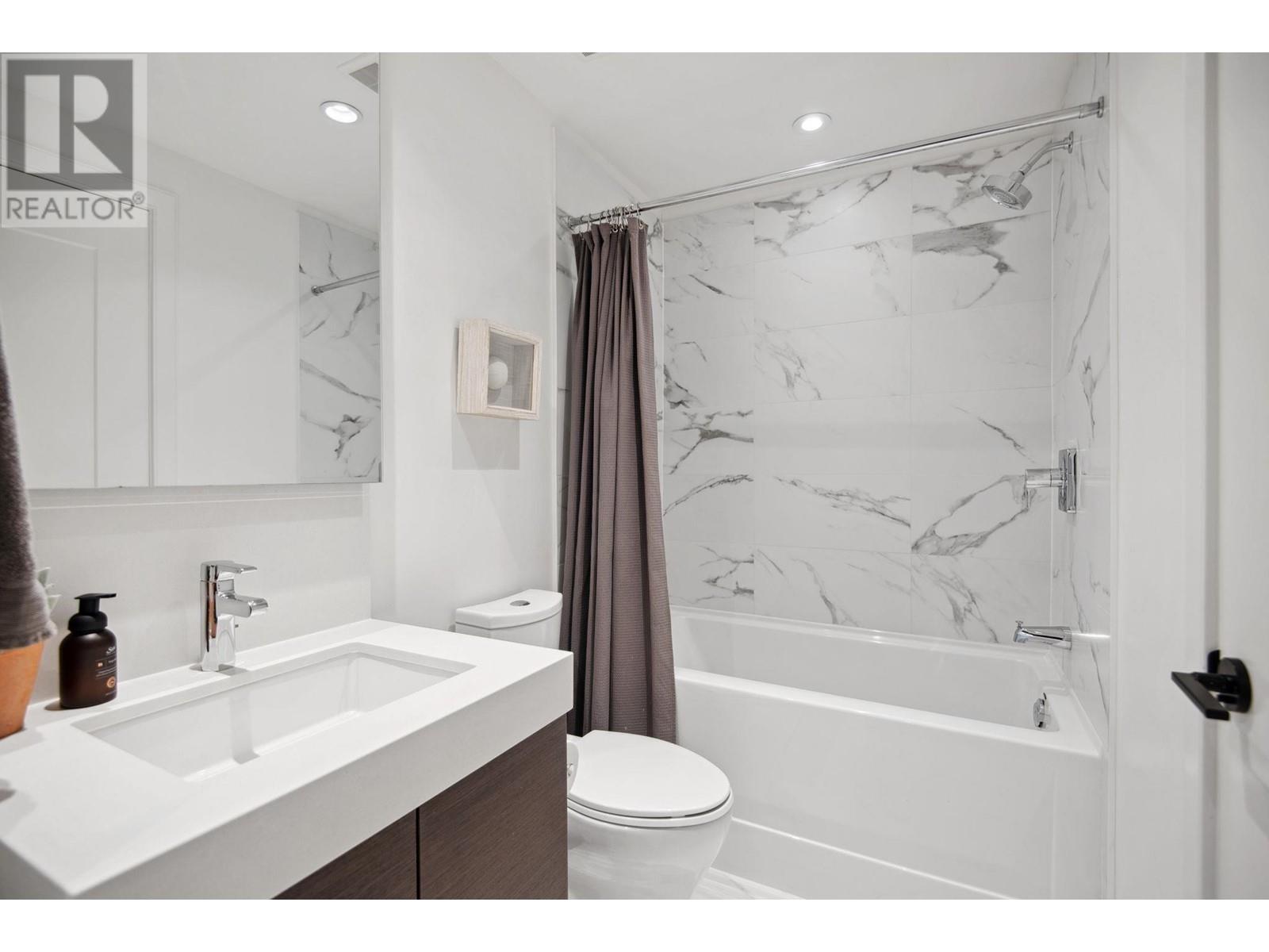 Listing Picture 12 of 14 : 208 168 E 35TH AVENUE, Vancouver / 溫哥華 - 魯藝地產 Yvonne Lu Group - MLS Medallion Club Member