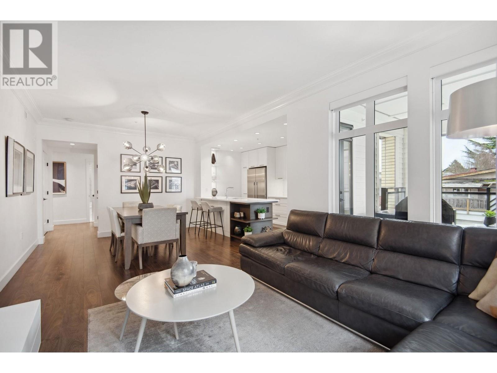 Listing Picture 3 of 14 : 208 168 E 35TH AVENUE, Vancouver / 溫哥華 - 魯藝地產 Yvonne Lu Group - MLS Medallion Club Member