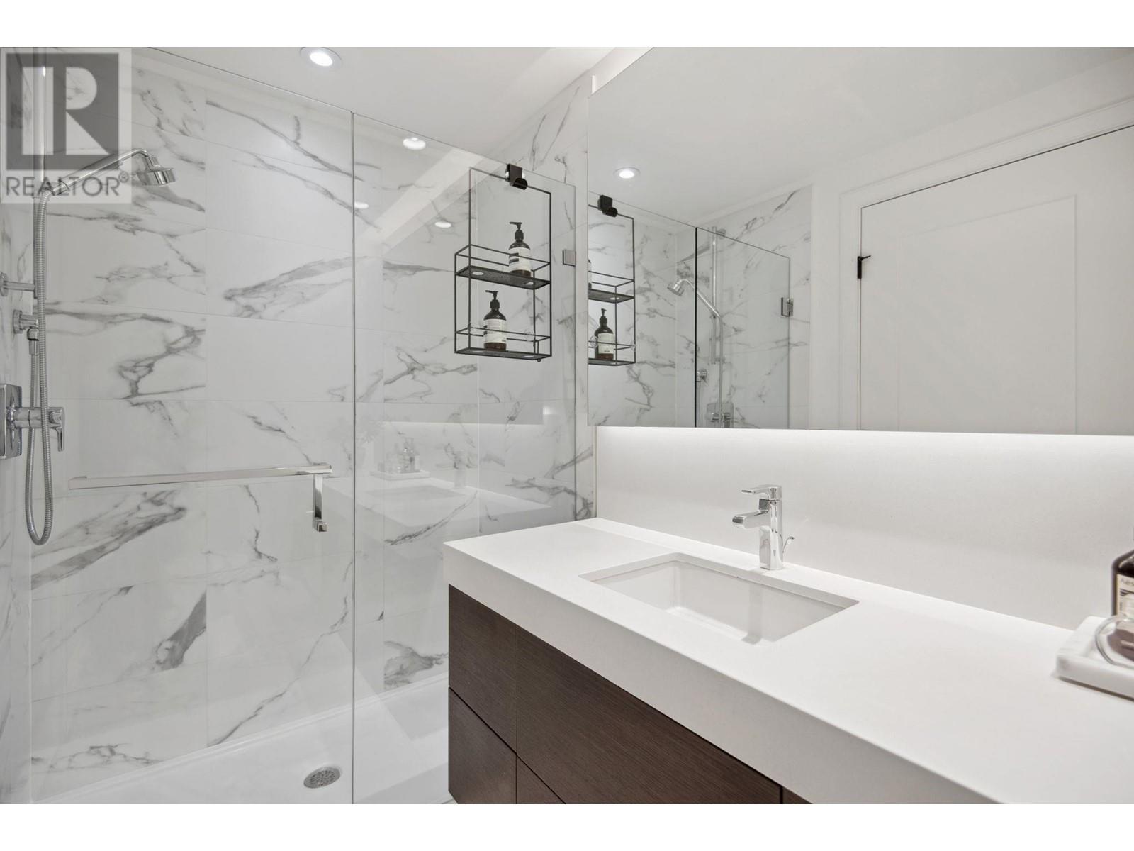 Listing Picture 9 of 14 : 208 168 E 35TH AVENUE, Vancouver / 溫哥華 - 魯藝地產 Yvonne Lu Group - MLS Medallion Club Member